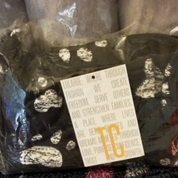 LuLaRoe Other - Luilaroe TC paw print leggings